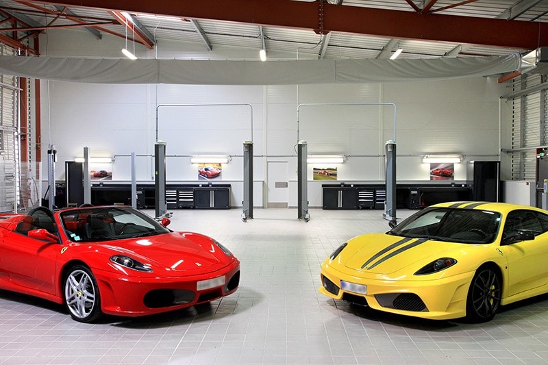 Atelier Ferrari Maserati mobilier DEA