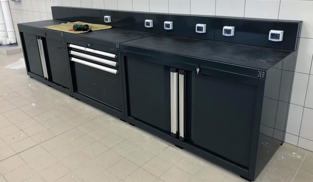 Mobilier d'atelier auto DEA - Atelier du siège BMW France