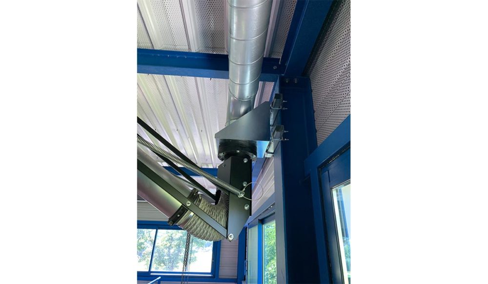 Bras d'aspiration des fumées de soudure fixé sur structure IPN du bâtiment - WORKY
